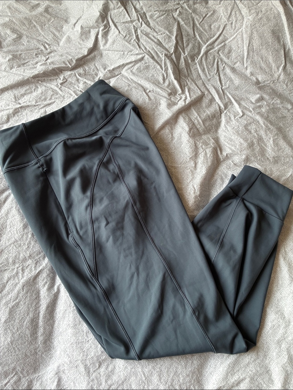 Athleta Dark Gray/Charcoal Ranier Jogger size medium